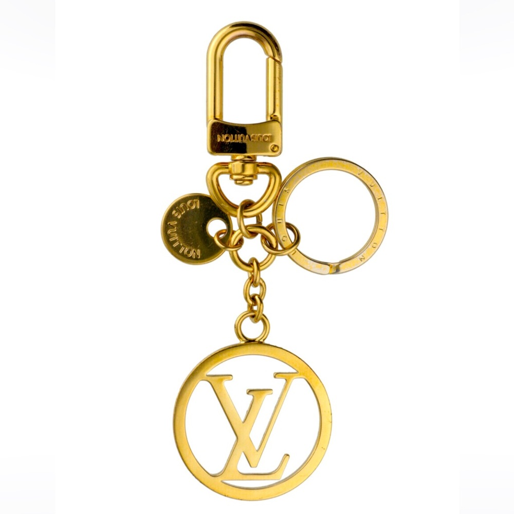 Louis Vuitton: LV CIRCLE KEY CHARM & Key Holder